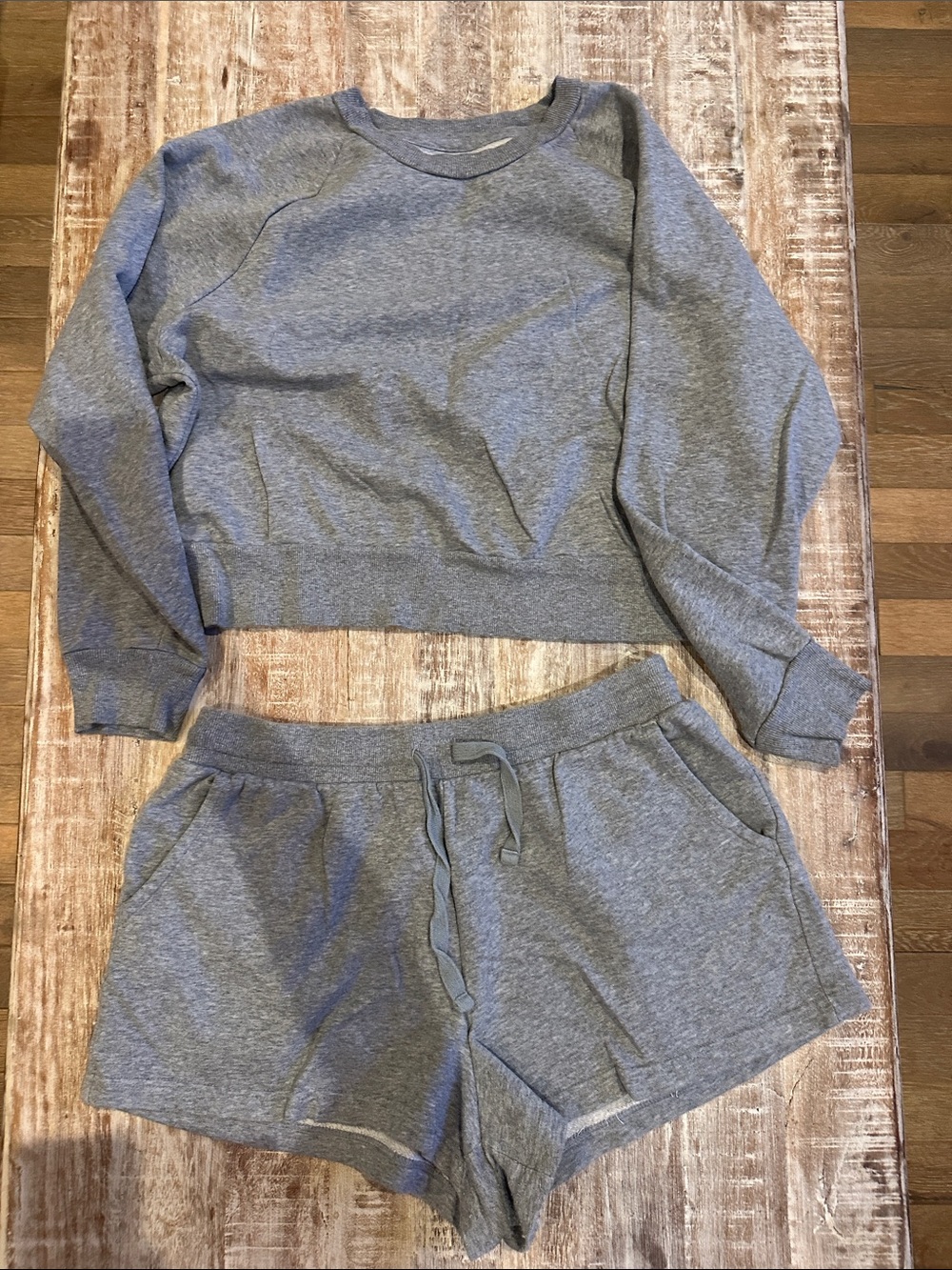 Colsie women’s Gray Heather Two-Piece Pajama Set